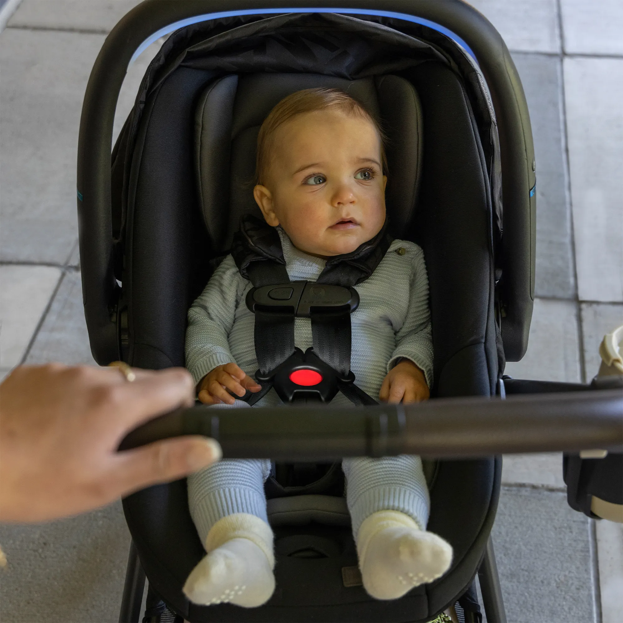 EVENFLO Intuity   Travel System with Revolve180 LiteMax NXT Rotational Infant Car Seat & Sensor Sooth - Dubhan Black