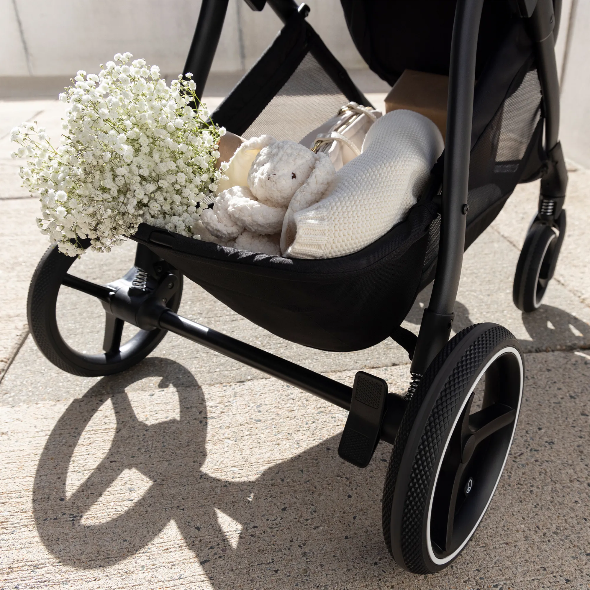 EVENFLO Intuity   Travel System with Revolve180 LiteMax NXT Rotational Infant Car Seat & Sensor Sooth - Dubhan Black