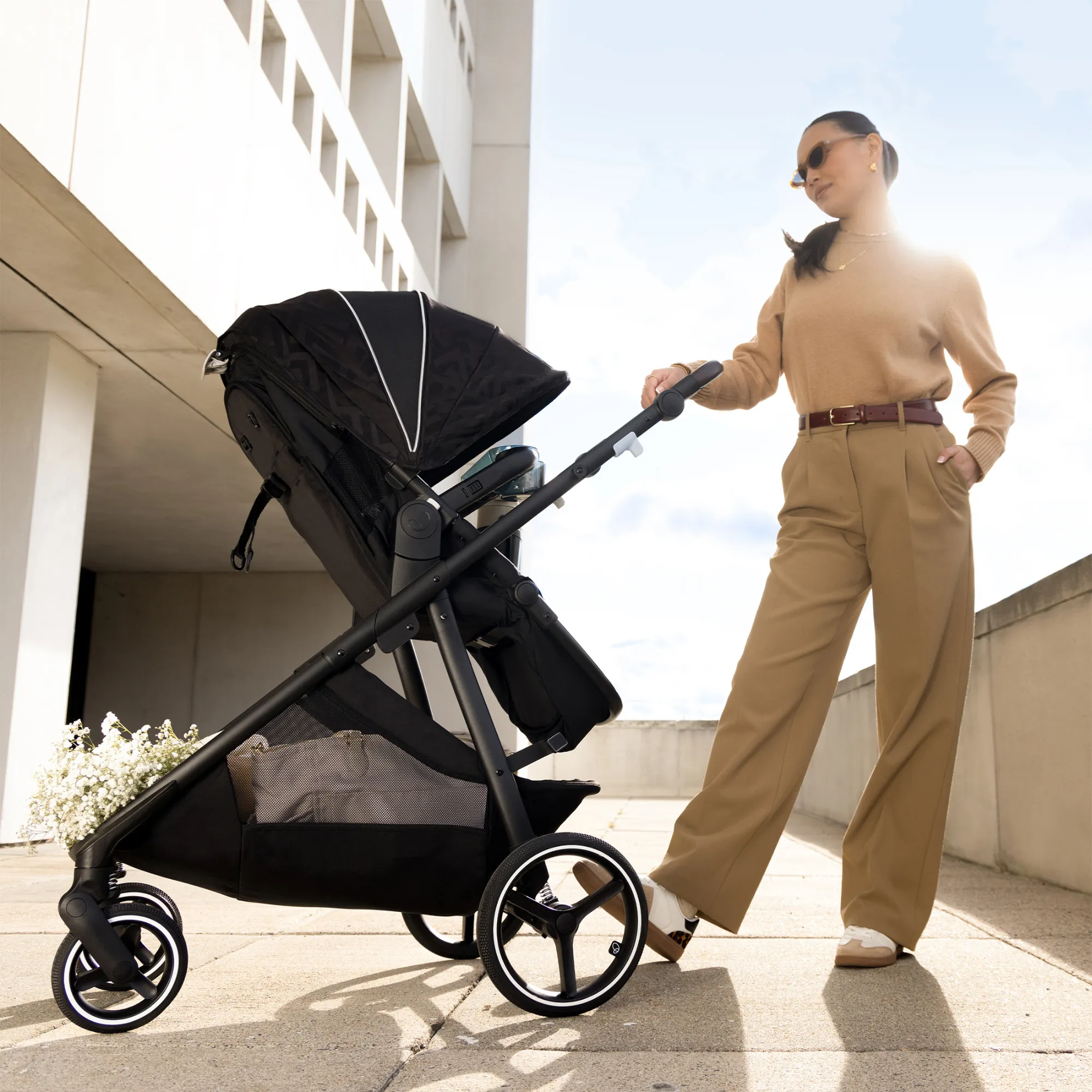 EVENFLO Intuity   Travel System with Revolve180 LiteMax NXT Rotational Infant Car Seat & Sensor Sooth - Dubhan Black