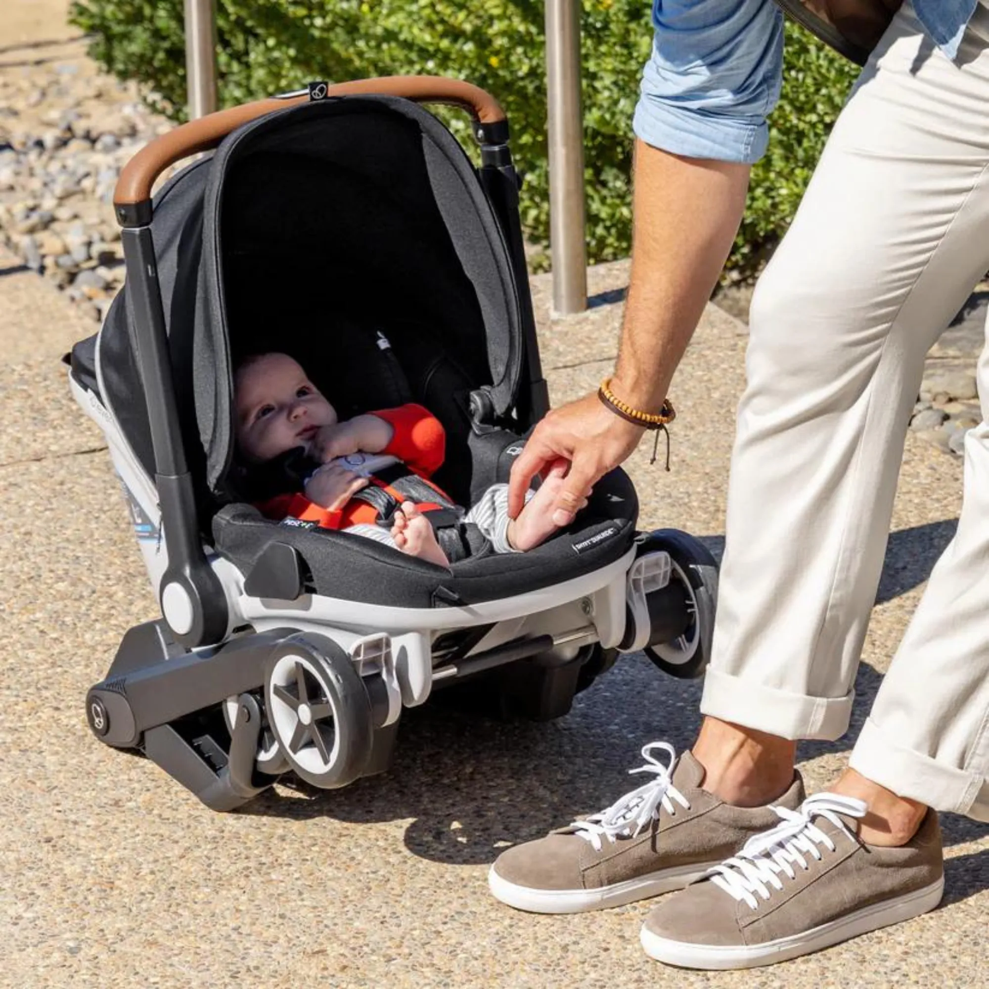 EVENFLO Shyft DualRide Infant Car Seat & Stroller Combo