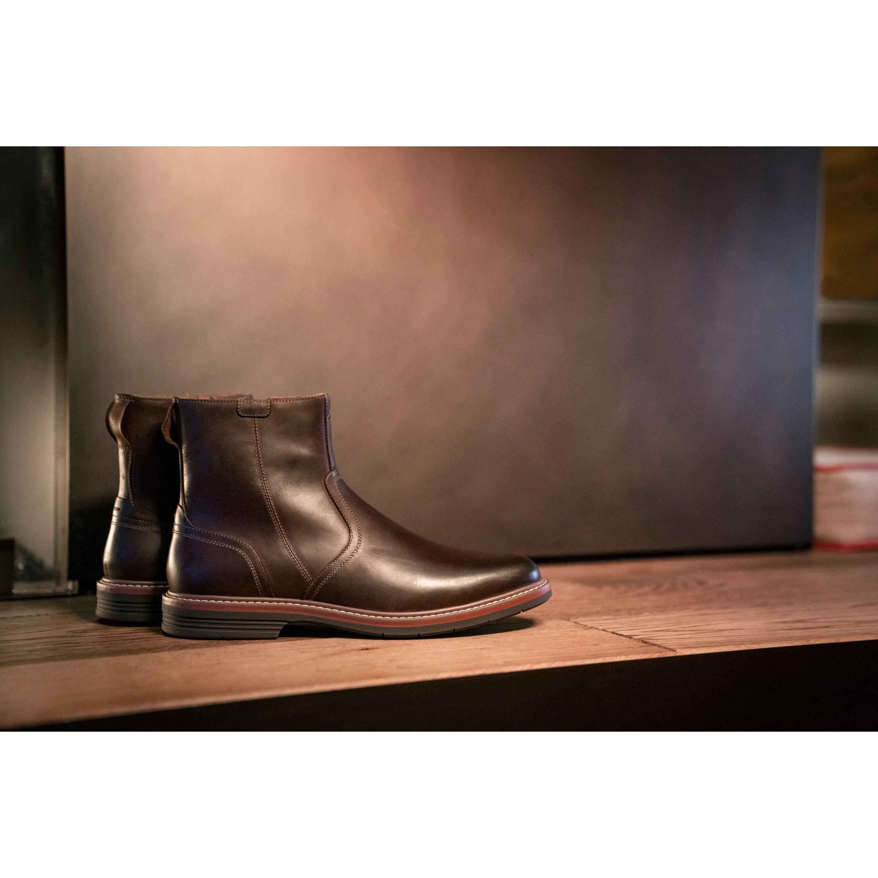 FLORSHEIM NORWALK PLAIN TOE SIDE ZIP BOOT MEDIUM AND WIDE