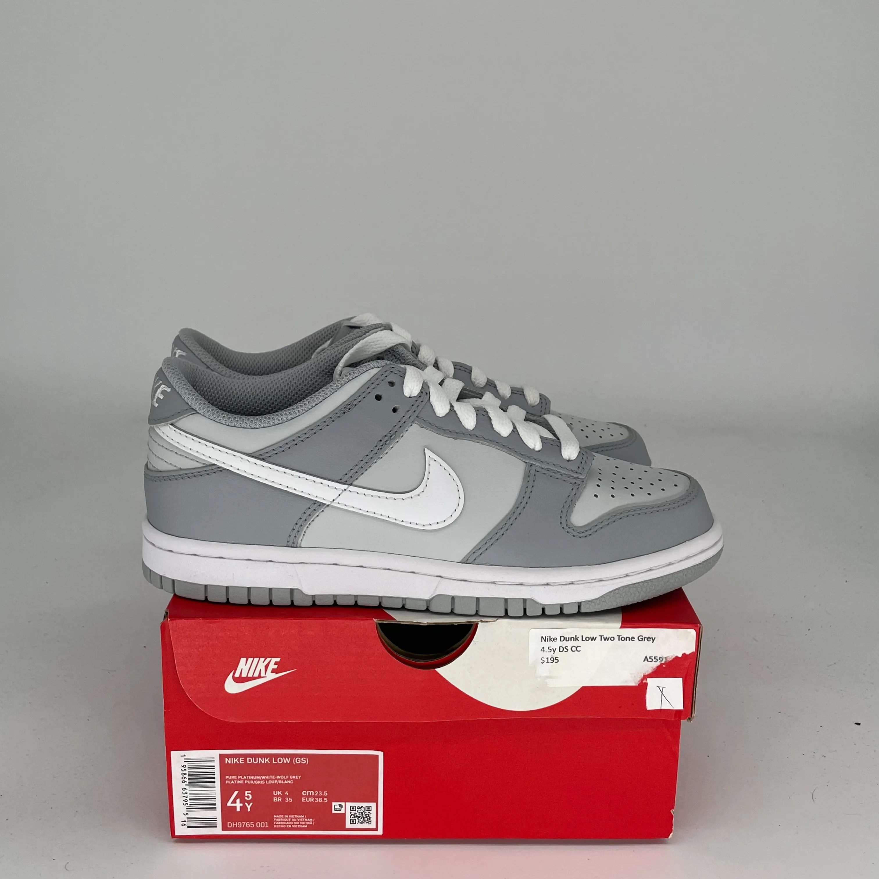 NIKE DUNK LOW TWO TONED GREY SIZE 4.5Y DH9765-001