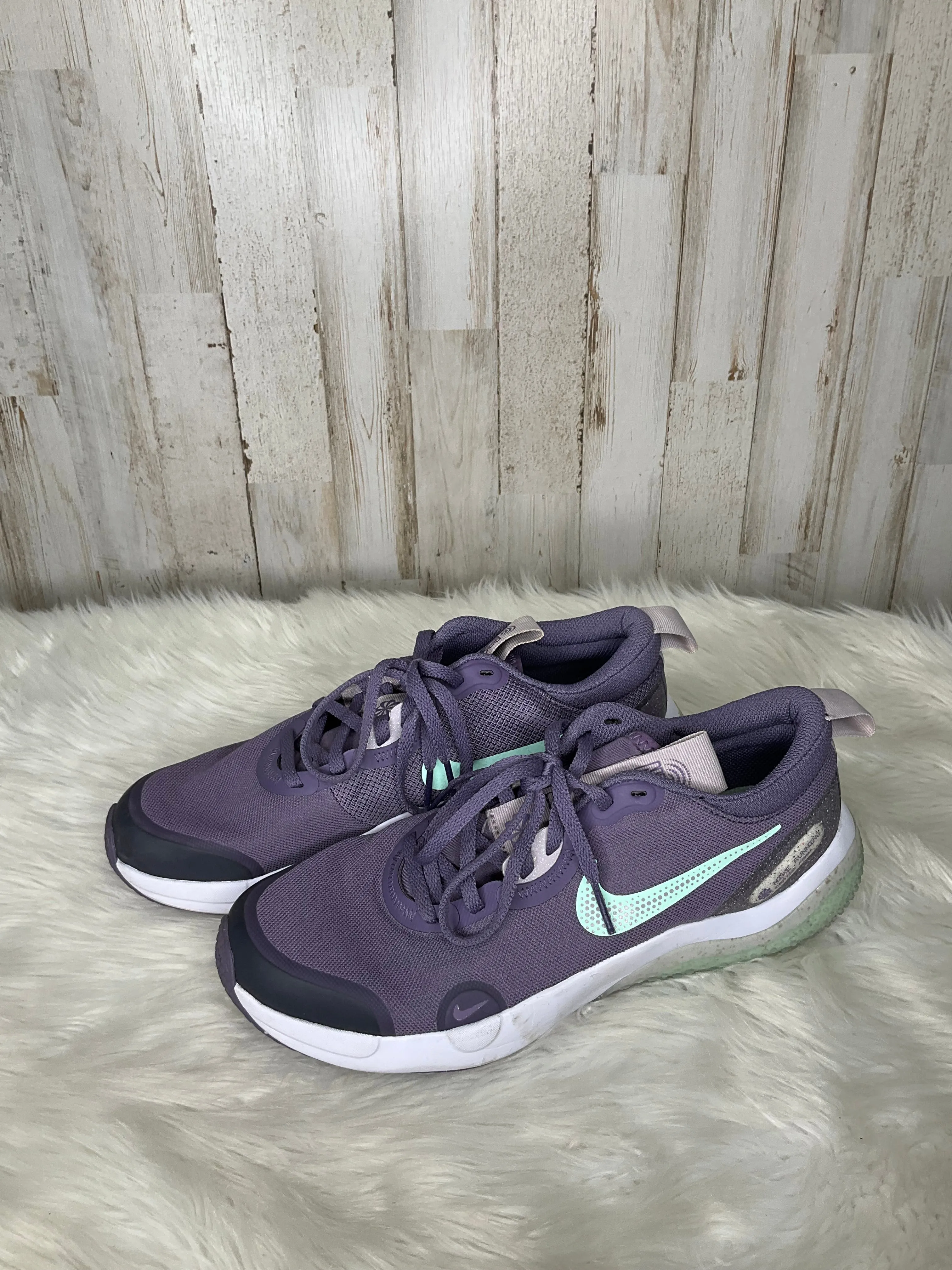 Shoes Athletic By Nike  Size: 6 nike
