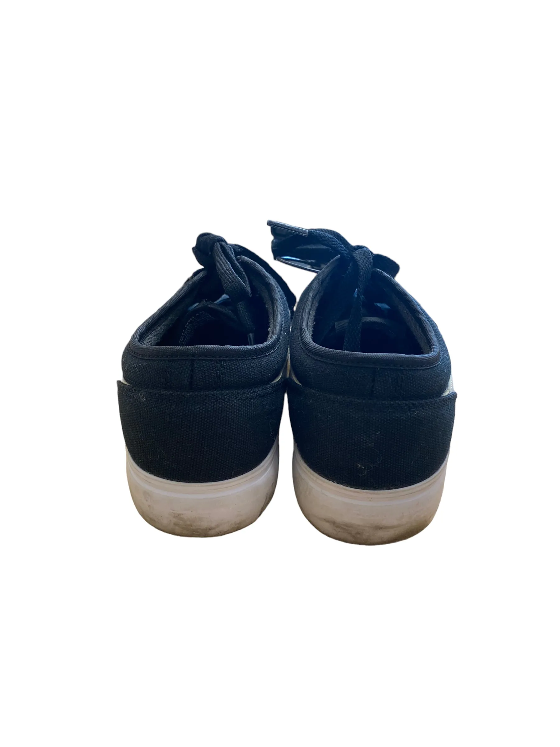 Shoes Sneakers By Nike  Size: 6 nike