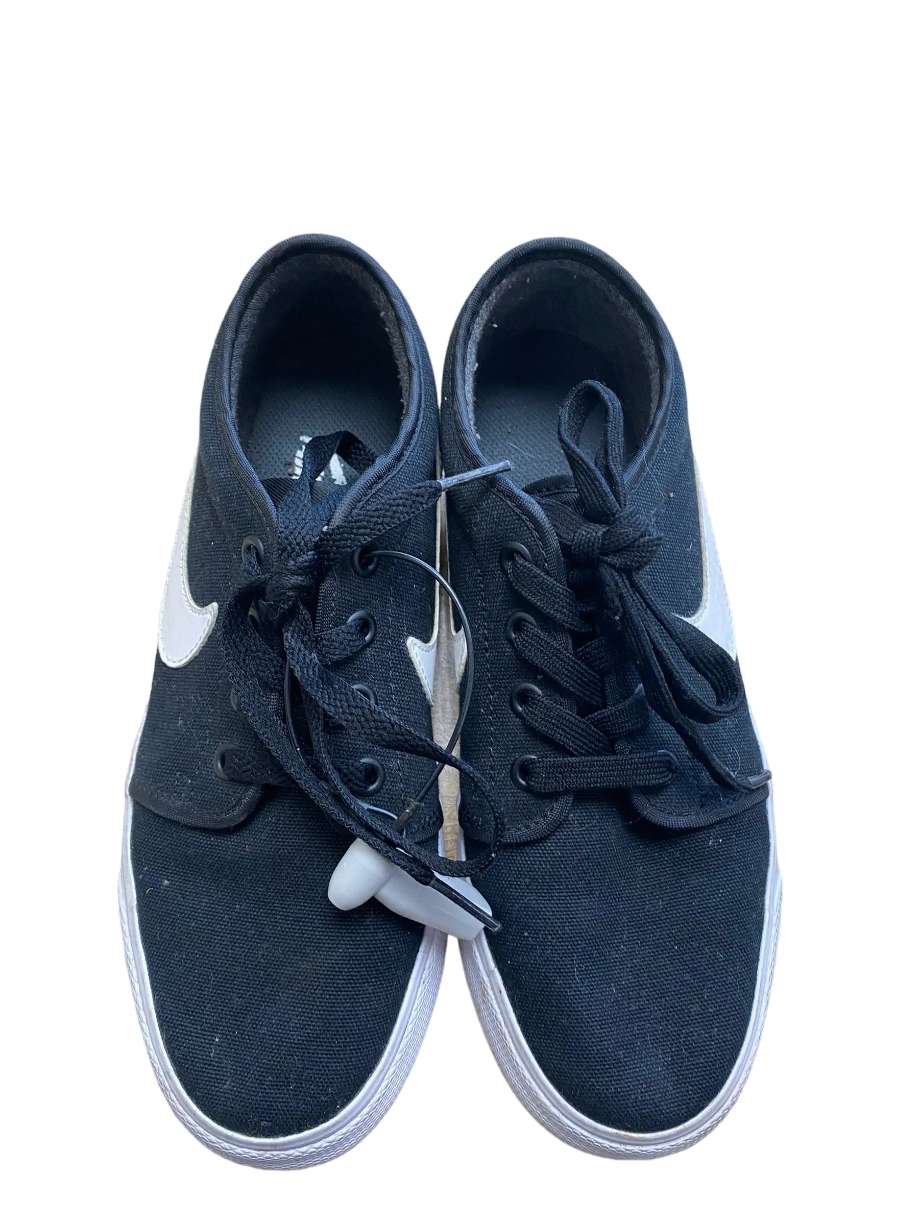 Shoes Sneakers By Nike  Size: 6 nike