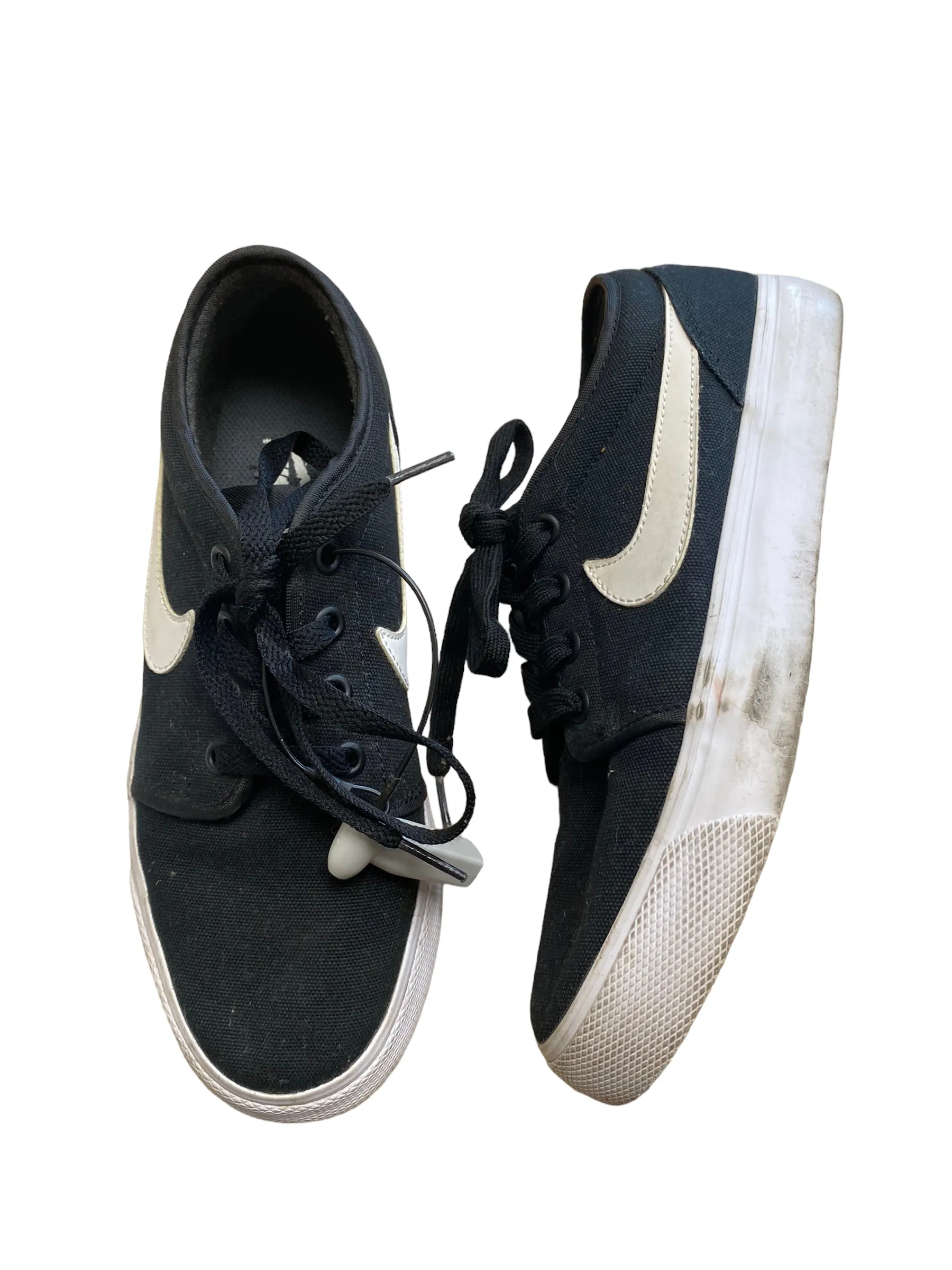 Shoes Sneakers By Nike  Size: 6 nike