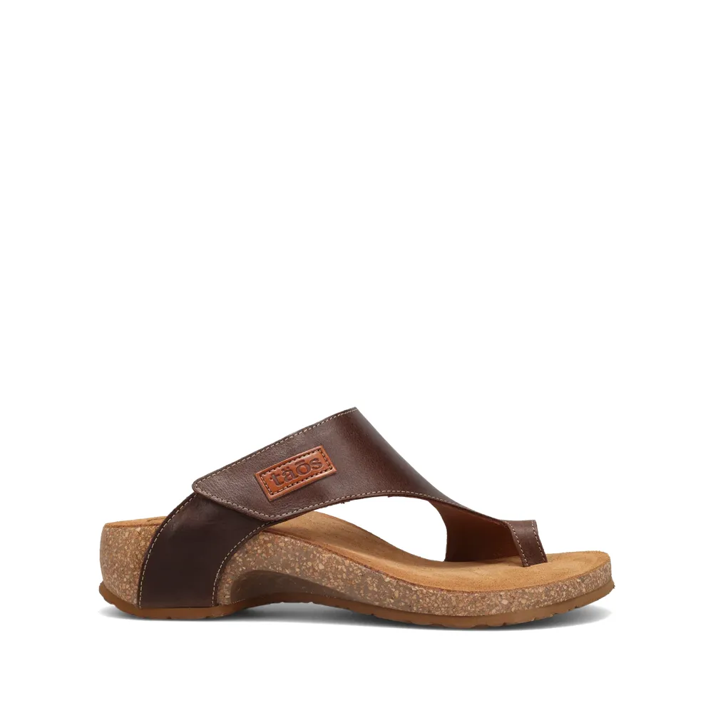 Taos Women's Loop Slide Thong Sandal in Mocha